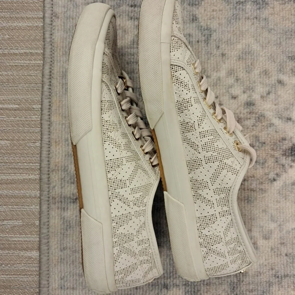 Michael Kors Womens Keaton Cream Gold Perforated Logo Low Top Sneakers 8M